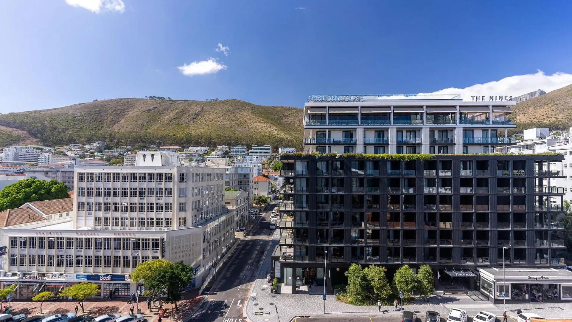 The Flamingo703: Spacious Corner Unit In Sea Point Cape Town Apartment